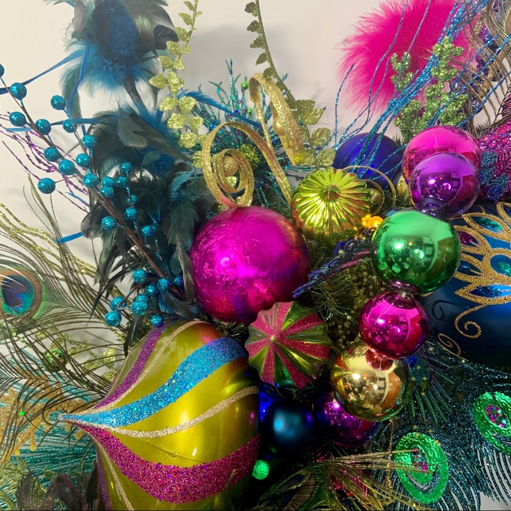 Peacock Contemporary Christmas Wreath With Lights - Picture 4 of 11